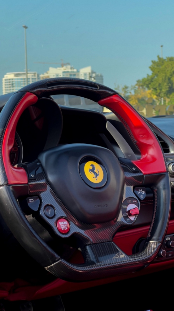 zwart Ferrari 488 Spin 2018