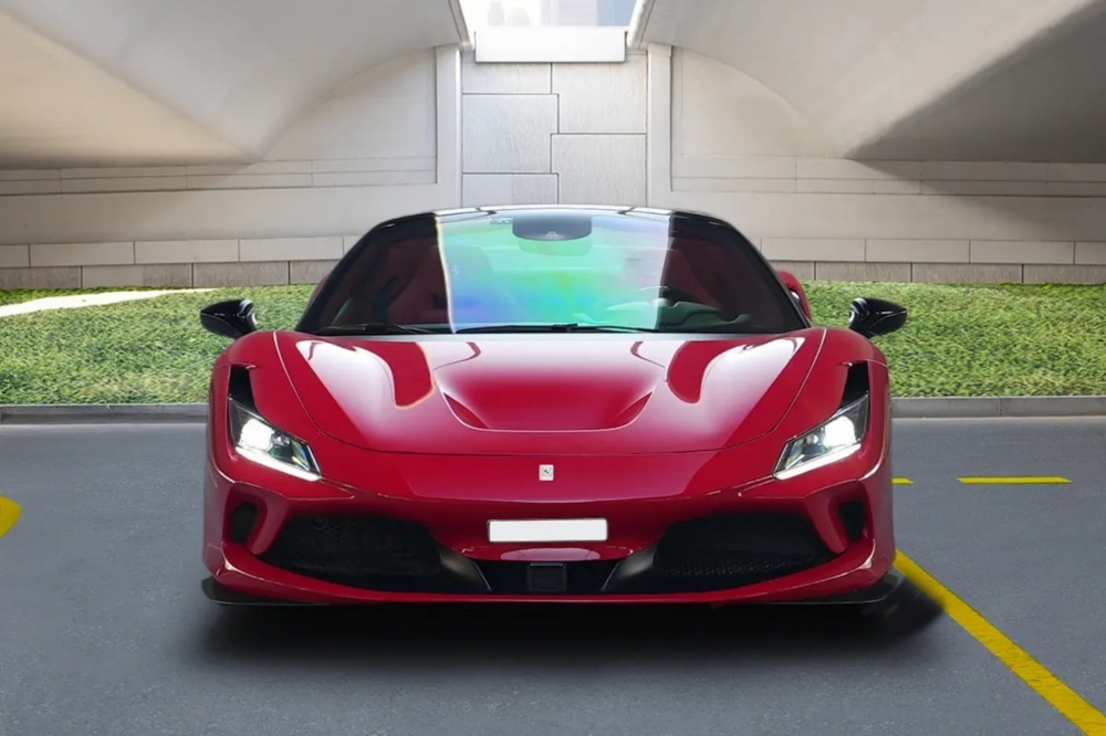 Kırmızı Ferrari F8 Tributo Örümcek 2022
