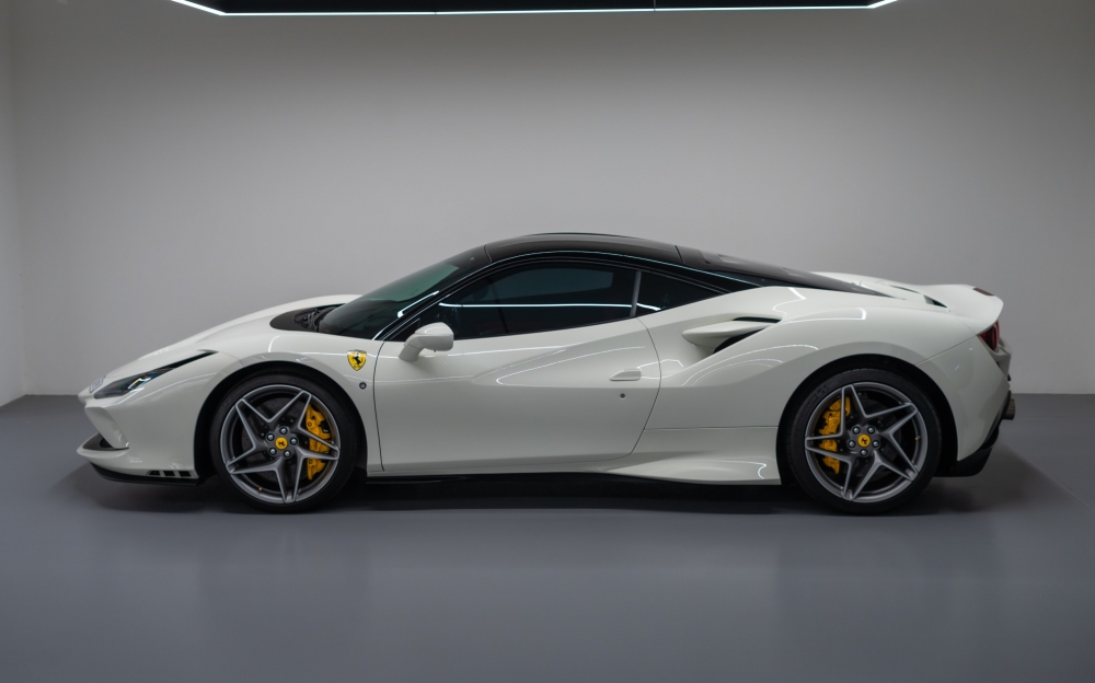 blanc Ferrari F8 Tributo 2022