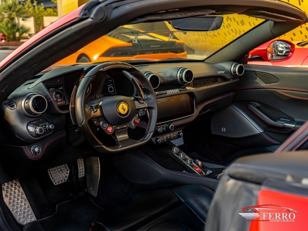 Geel Ferrari Portofino 2019