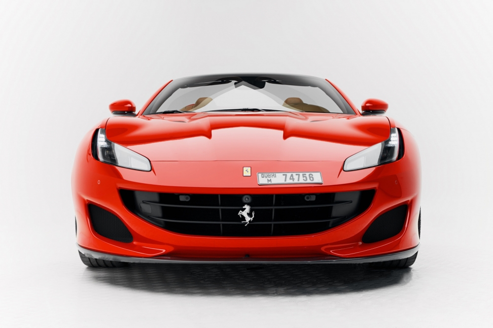 rojo Ferrari Portofino 2020