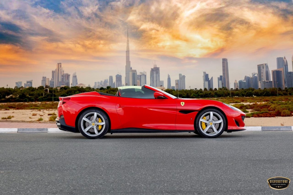 Kırmızı Ferrari Portofino 2020