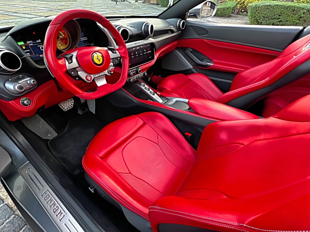Gris mat Ferrari Portofino 2020