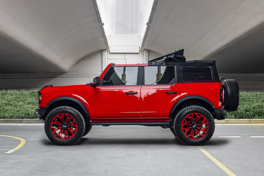 Red Ford Bronco Wildtrak 2023