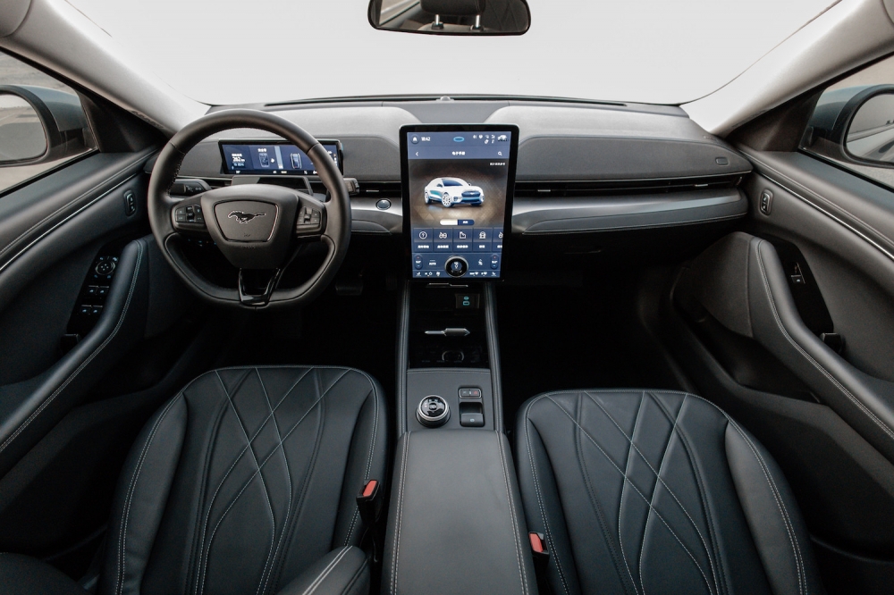 Donkergrijs Ford Mustang CTV elektrisch 2020