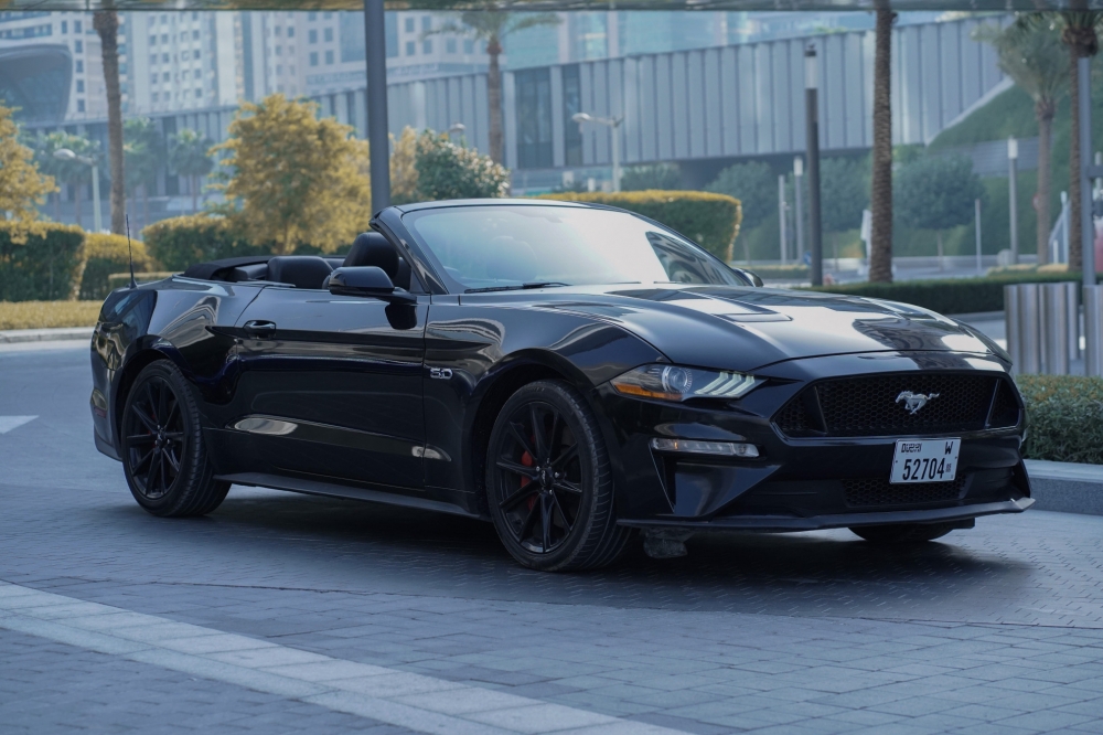 Black Ford Mustang EcoBoost Convertible V4 2018