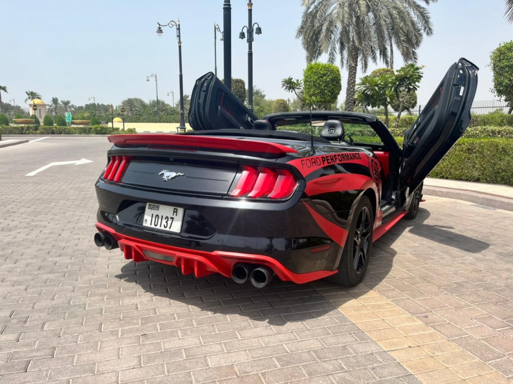 Red Ford Mustang EcoBoost Convertible V4 2020