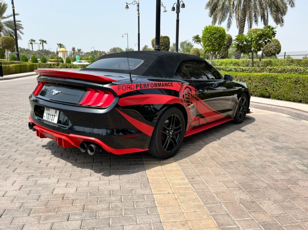 rood Ford Mustang EcoBoost Convertible V4 2020