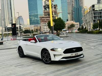 Rent Ford Mustang EcoBoost Dönüştürülebilir V4 2020