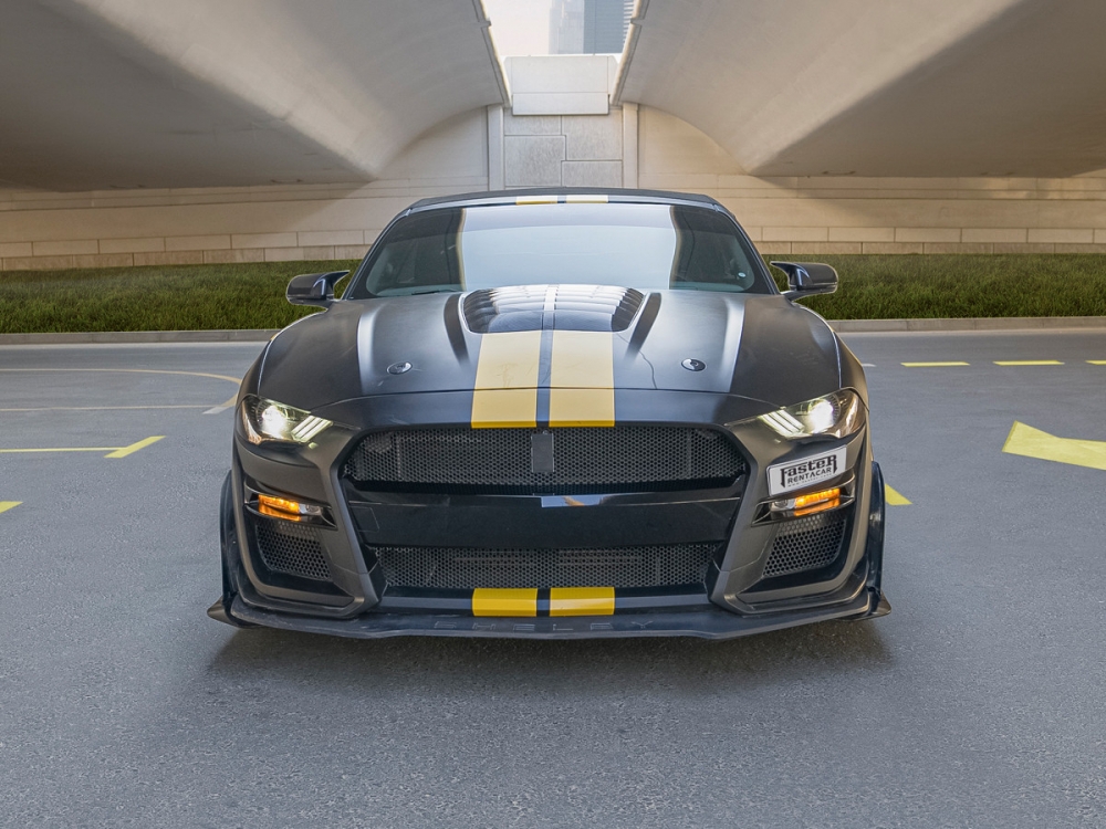 Gri Ford Mustang Shelby GT500 Takımı Dönüştürülebilir V4 2020