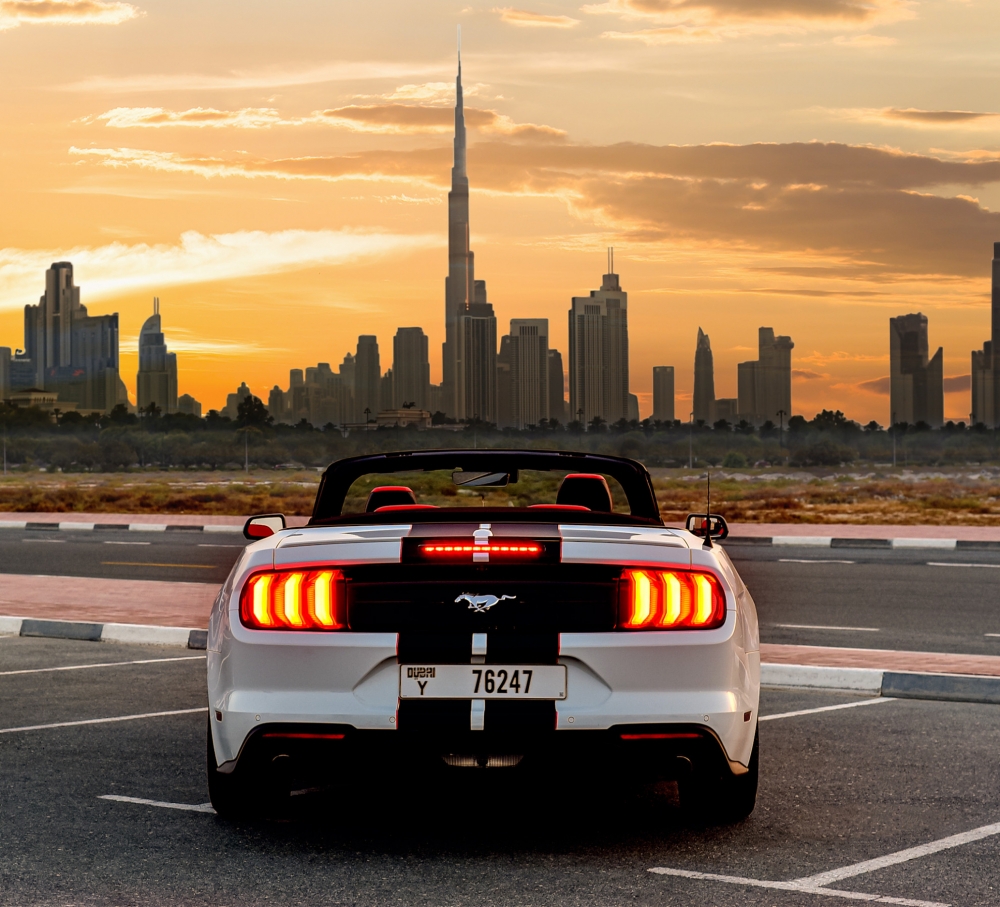 White Ford Mustang EcoBoost Convertible V4 2021