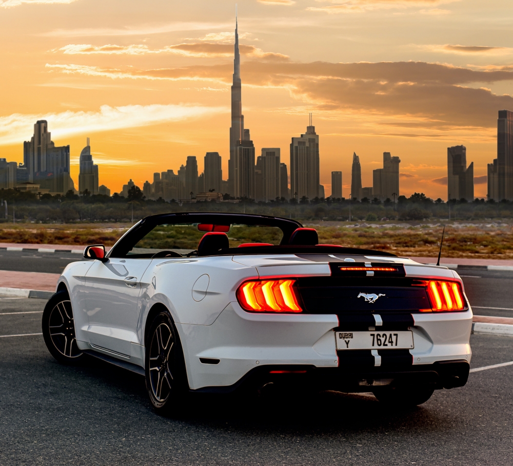 wit Ford Mustang EcoBoost Convertible V4 2021