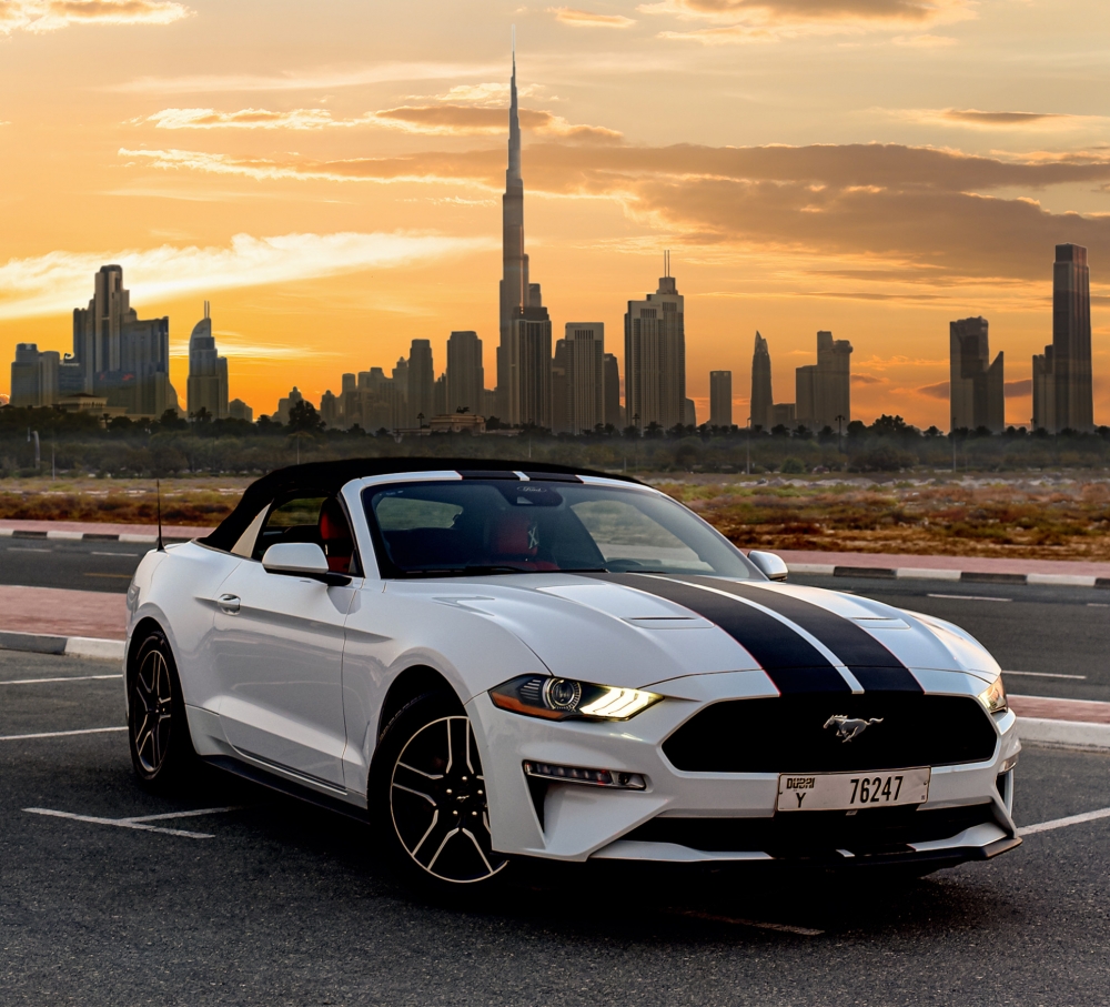 Weiß Ford Mustang EcoBoost Cabrio V4 2021