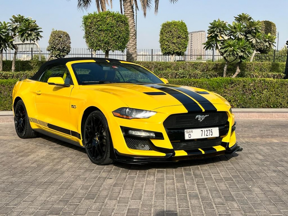 Gelb Ford Mustang EcoBoost Cabrio V4 2019