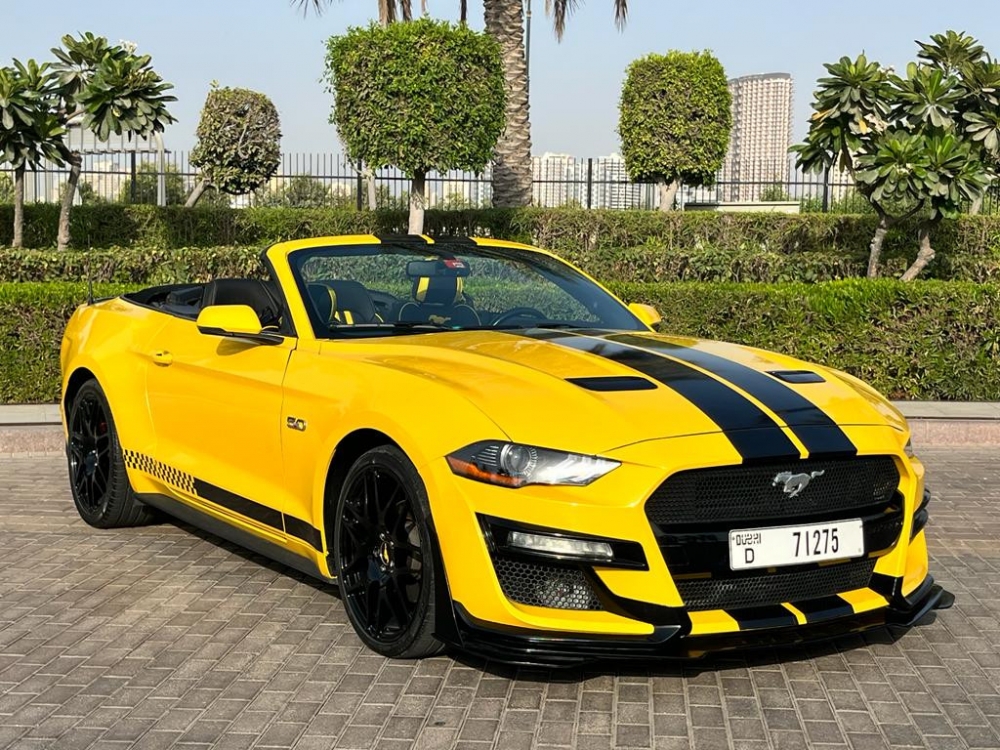 Geel Ford Mustang EcoBoost Convertible V4 2019