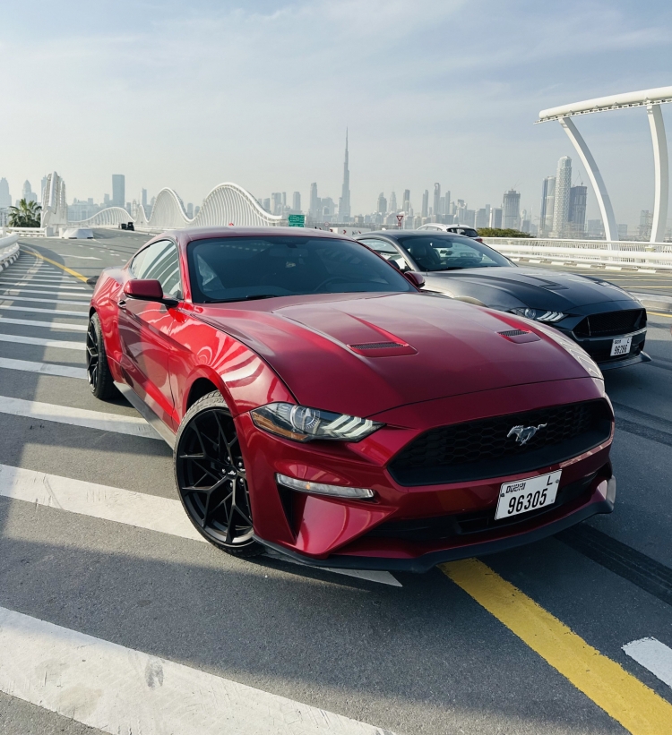 Red Ford Mustang EcoBoost Coupe V4 2020