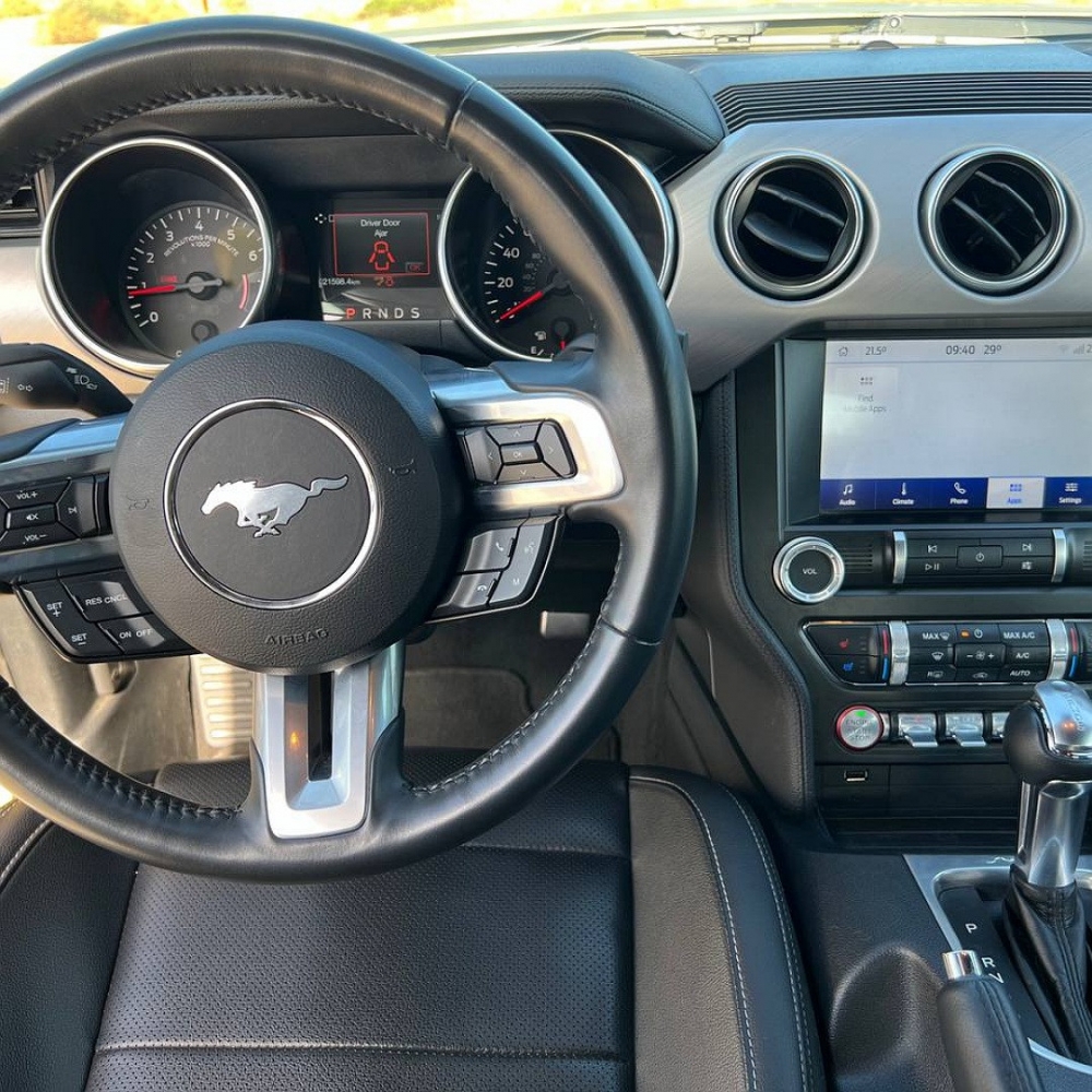 D'oro Guado Mustang GT Convertibile V4 2022