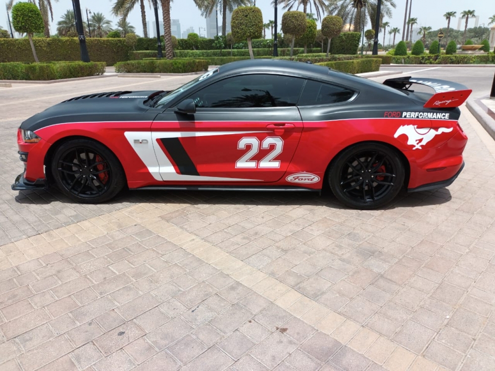 rojo Vado Mustang V8 GT Coupé Kit 2019