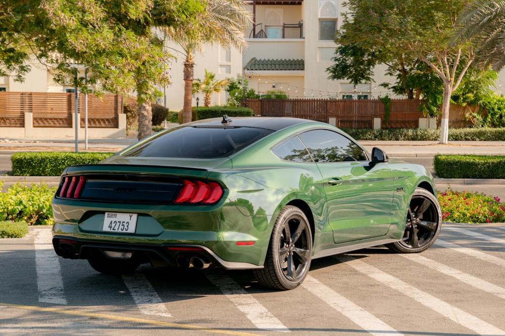 Green Ford Mustang GT Coupe V8 2022