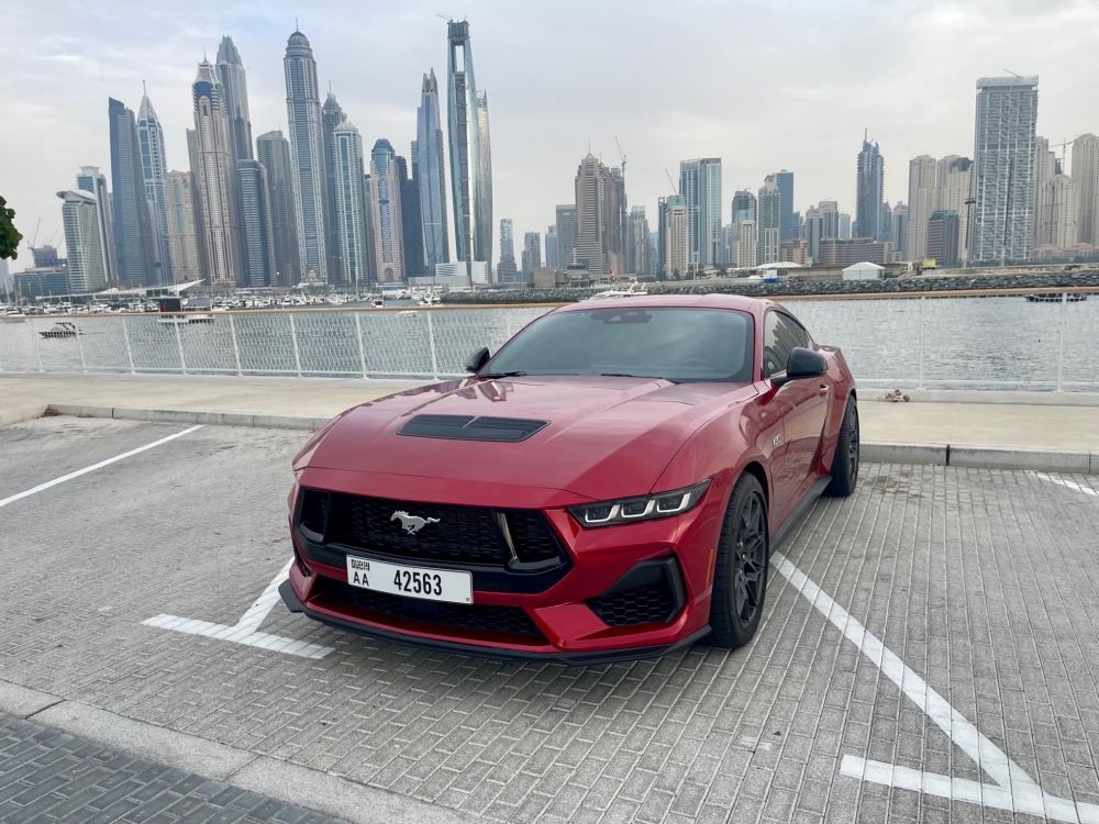 Rot Ford Mustang GT Coupé V8 2024