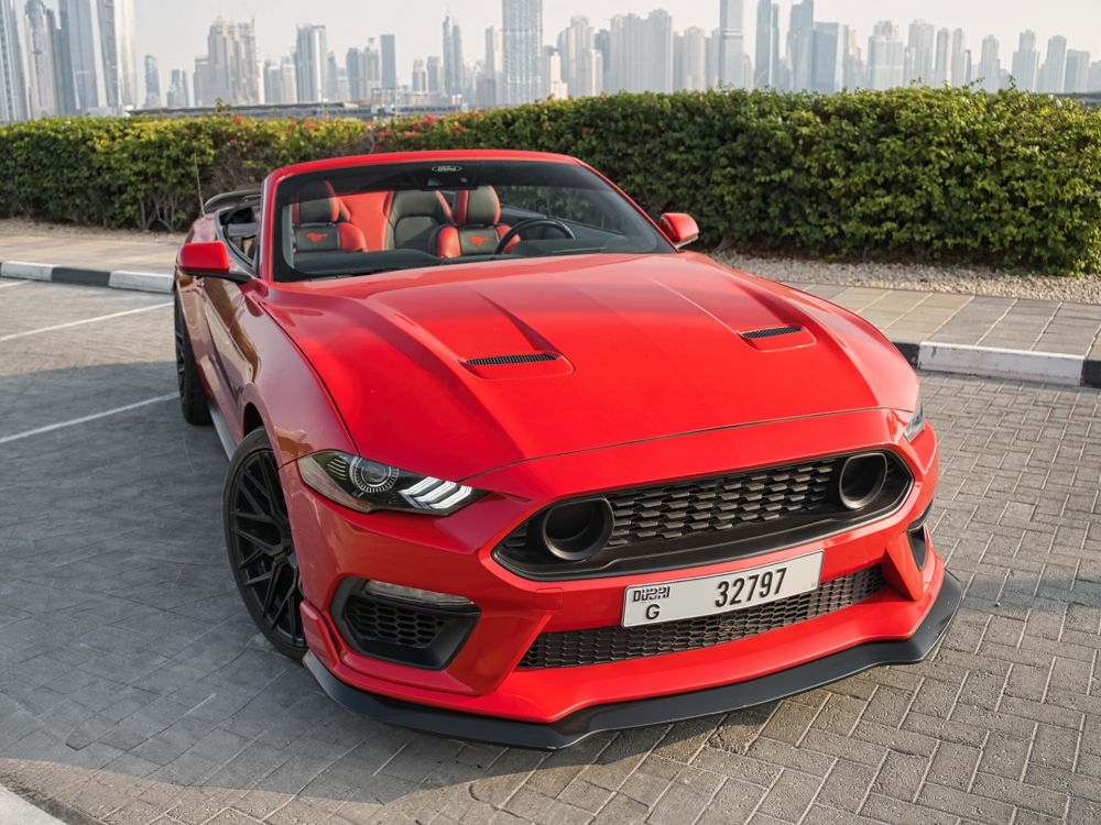 Rot Ford Mustang GT-Kit Cabrio V4 2022