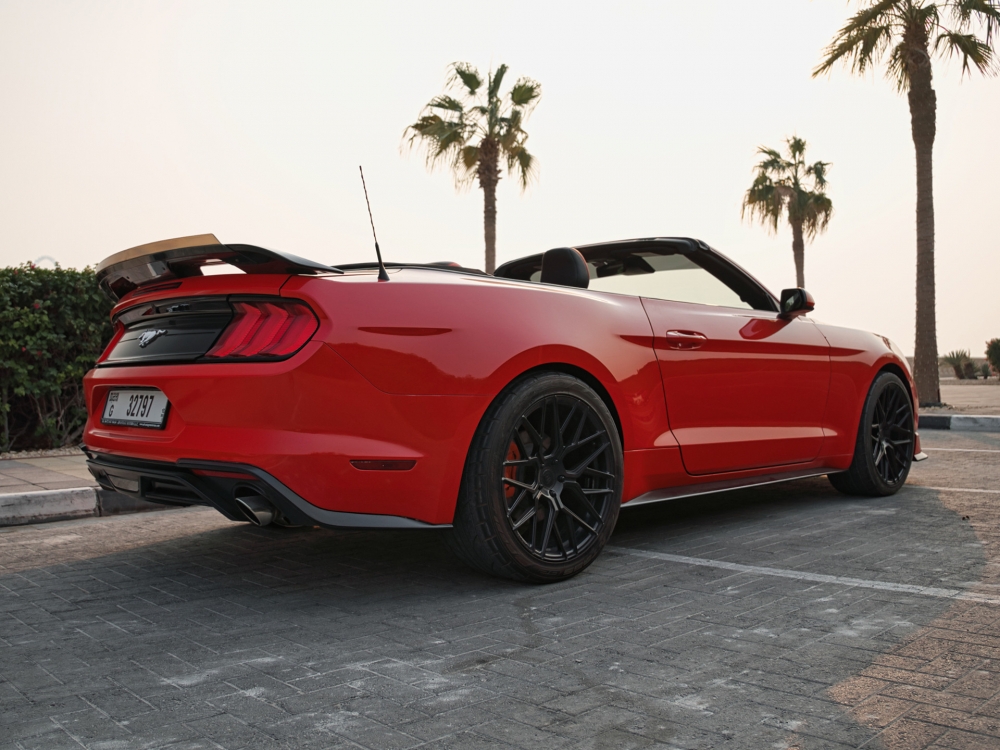 Rot Ford Mustang GT-Kit Cabrio V4 2022