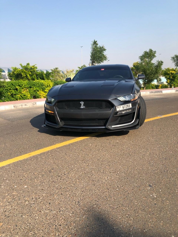 灰色的 福特 Mustang GT Kit Coupe V4 2020