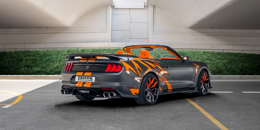 Koyu gri Ford Mustang Shelby GT500 Takımı Dönüştürülebilir V4 2020