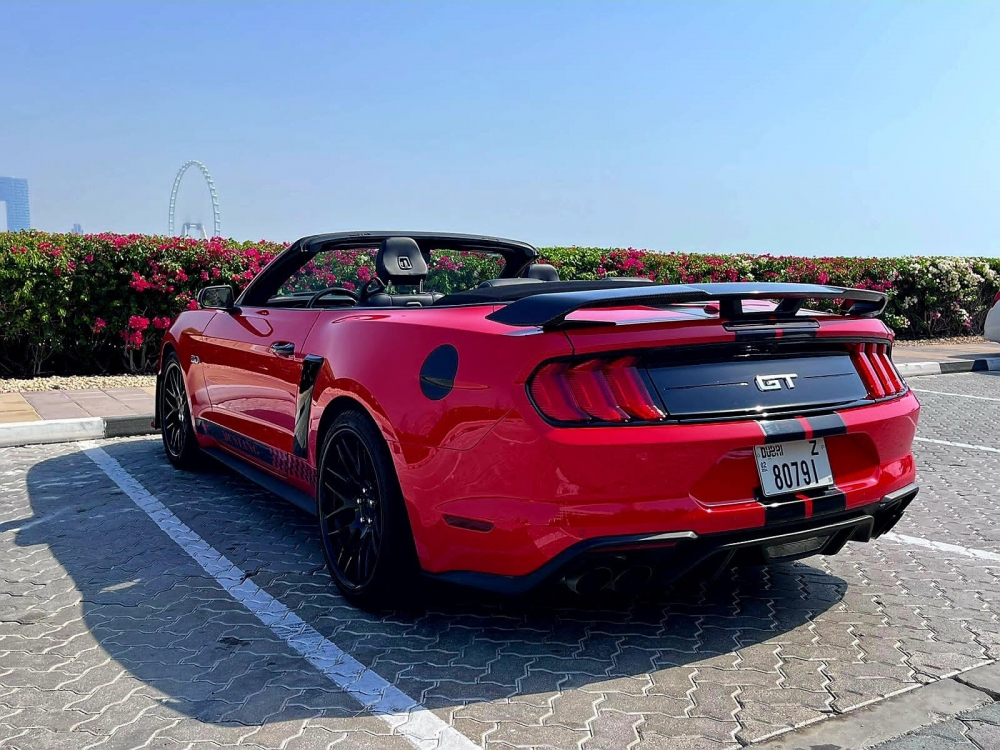 Красный металлик Форд Комплект Mustang Shelby GT500 Кабриолет V8 2022 год