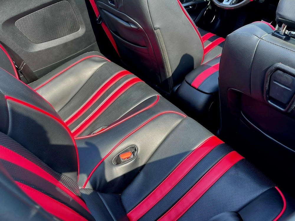 أحمر لامع فورد موستنغ شيلبي GT500 كيت المكشوفة V8 2022