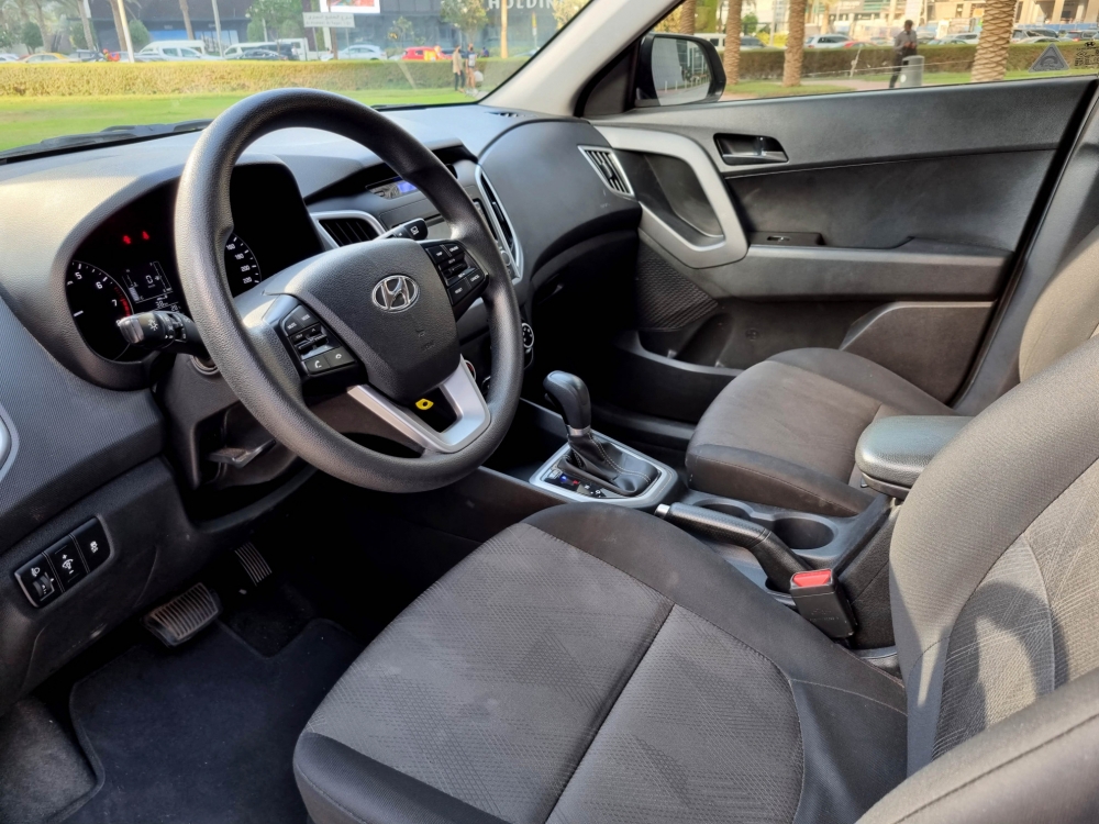 Silber Hyundai Creta 5-Sitzer 2020