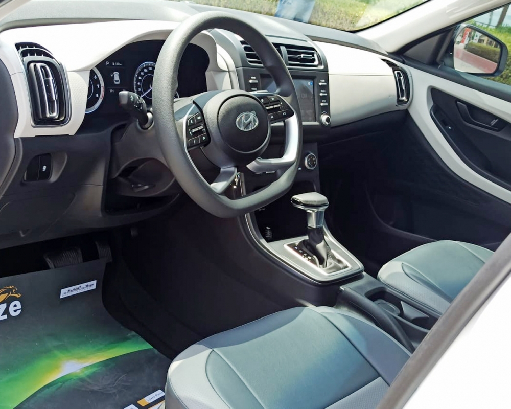 Weiß Hyundai Creta 5-Sitzer 2022