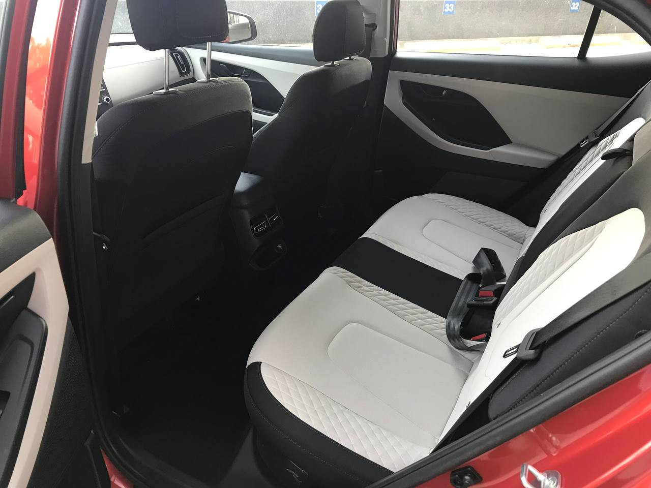 Rot Hyundai Creta 5-Sitzer 2022