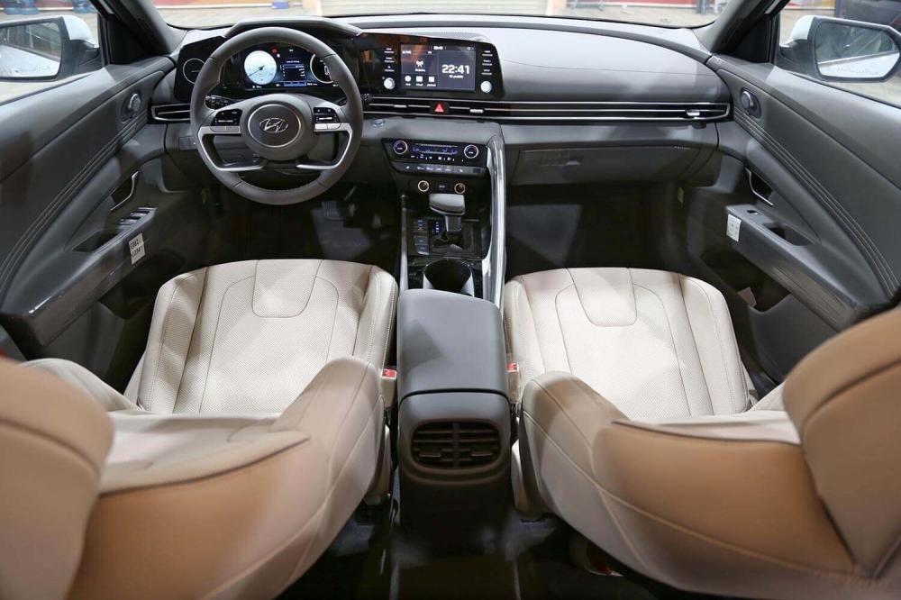 blanc Hyundai Elantra 2023