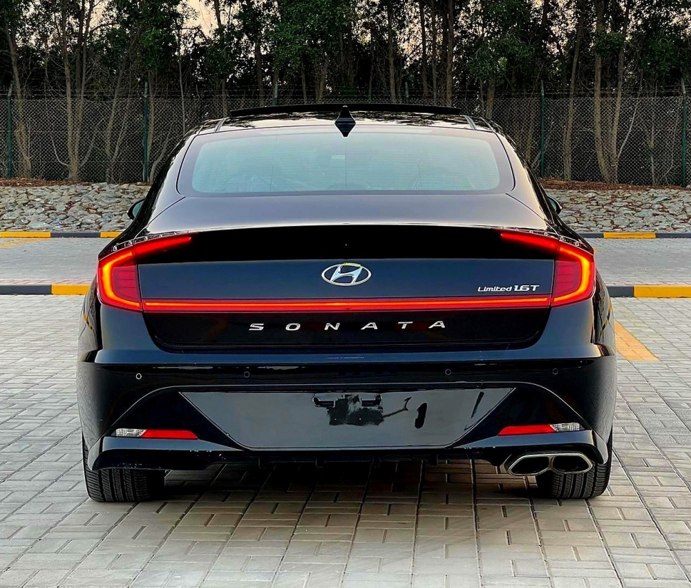Siyah Hyundai sonat 2020