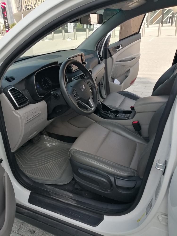 White Hyundai Tucson 2019