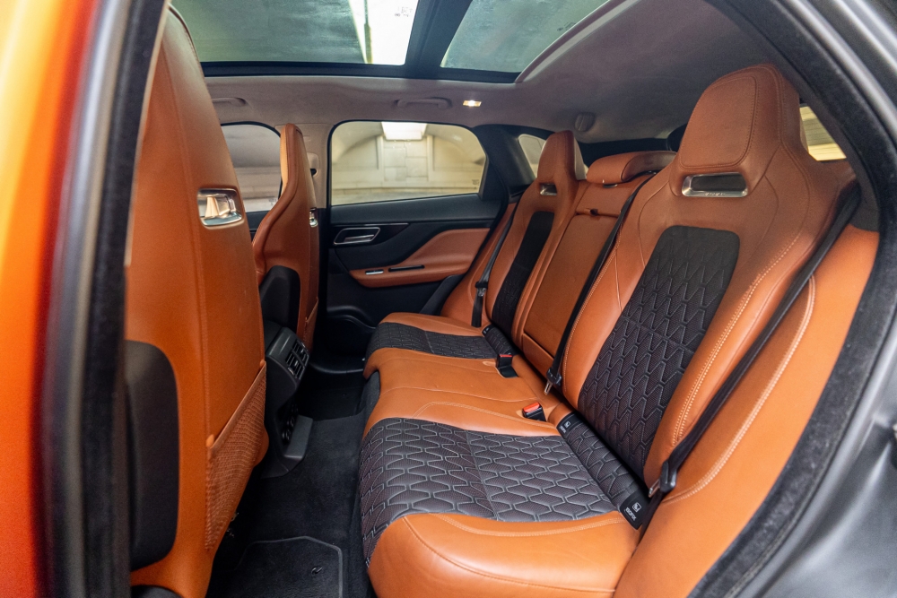 Orange Jaguar F-Tempo 2021