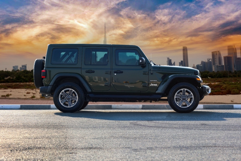 Verde Jeep Edizione Sahara illimitata di Wrangler 2021
