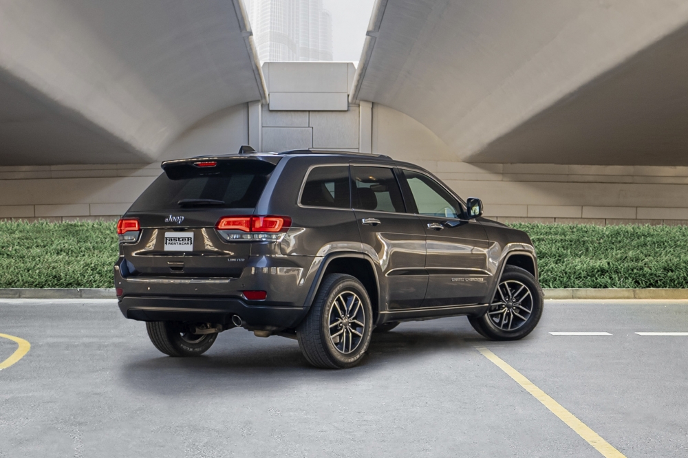 grise Jeep Grand Cherokee 2020