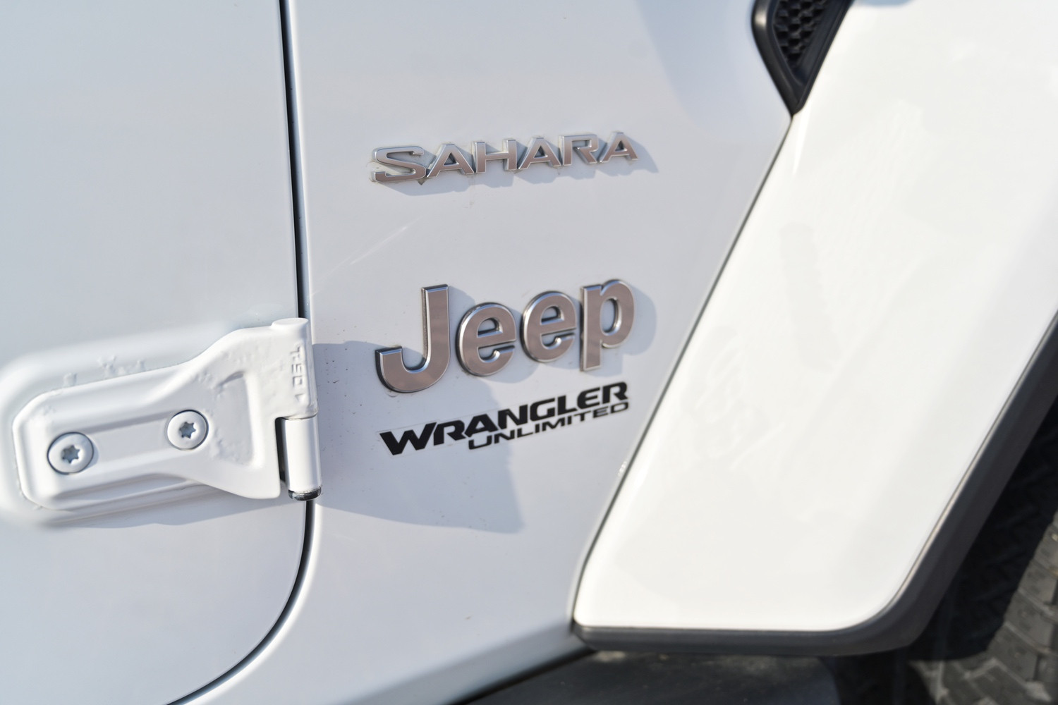 wit Jeep Wrangler Unlimited Sahara-editie 2021