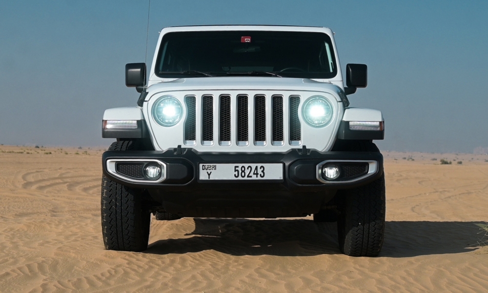 blanc Jeep Wrangler Unlimited Sahara Edition 2021