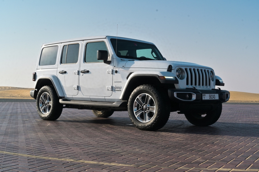 wit Jeep Wrangler Unlimited Sahara-editie 2021