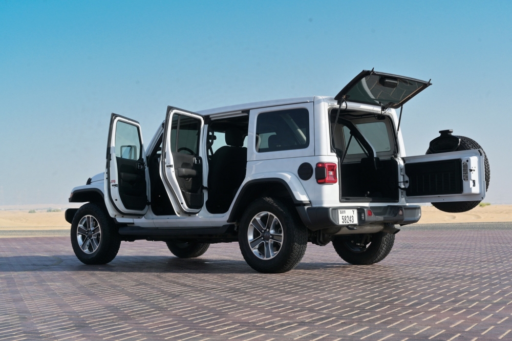 White Jeep Wrangler Unlimited Sahara Edition 2021