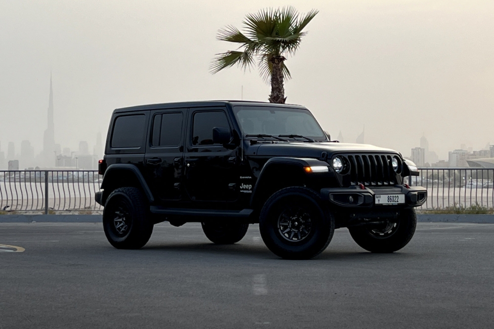 zwart Jeep Wrangler Unlimited Sahara-editie 2021