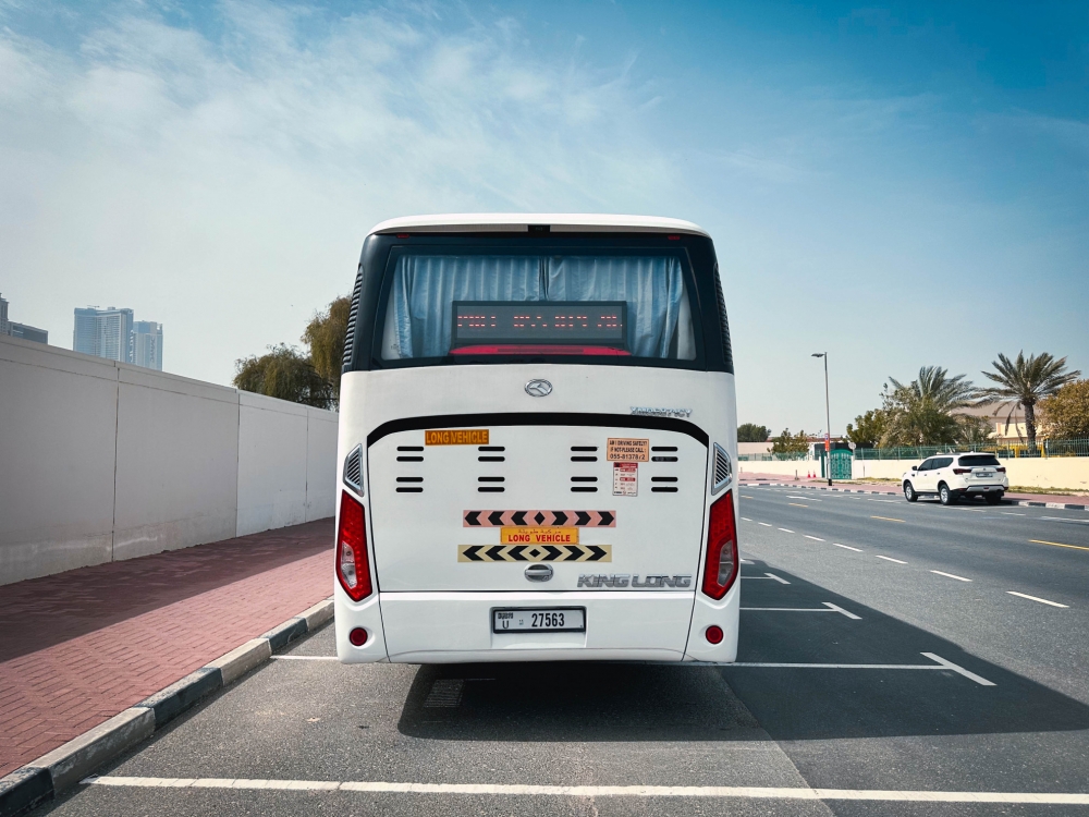 أبيض كينغ لونغ حافلة ركاب 35 مقعدًا 2022