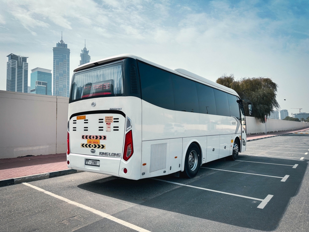Белый Кинг Лонг 35-местный автобус 2022 год