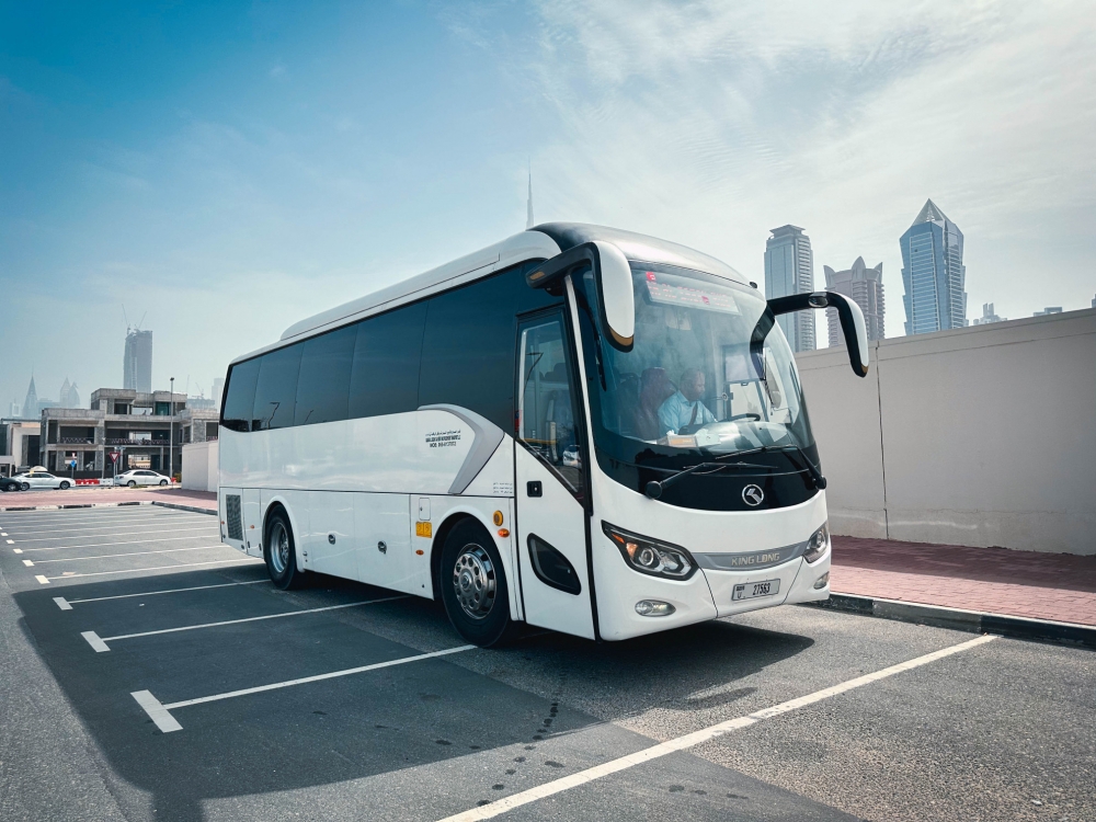 أبيض كينغ لونغ حافلة ركاب 35 مقعدًا 2022