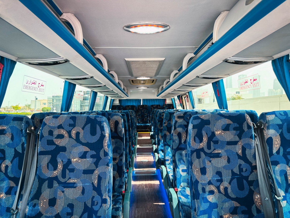 Weiß König lang 35-Sitzer-Bus 2022