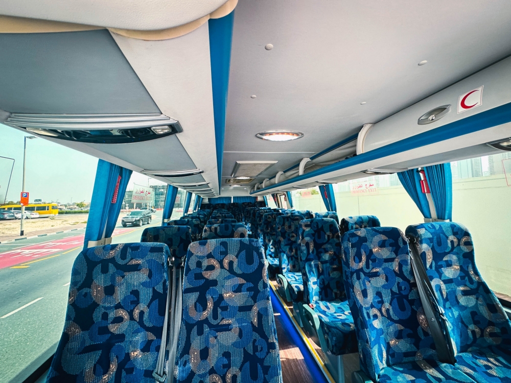 Weiß König lang 35-Sitzer-Bus 2022