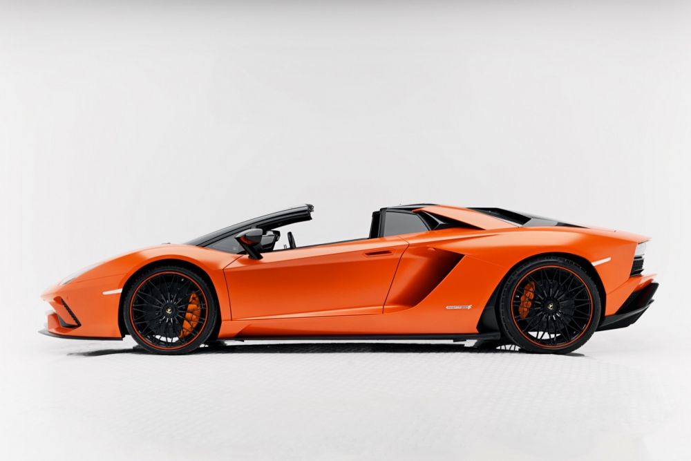 Orange Lamborghini Aventador Roadster 2019